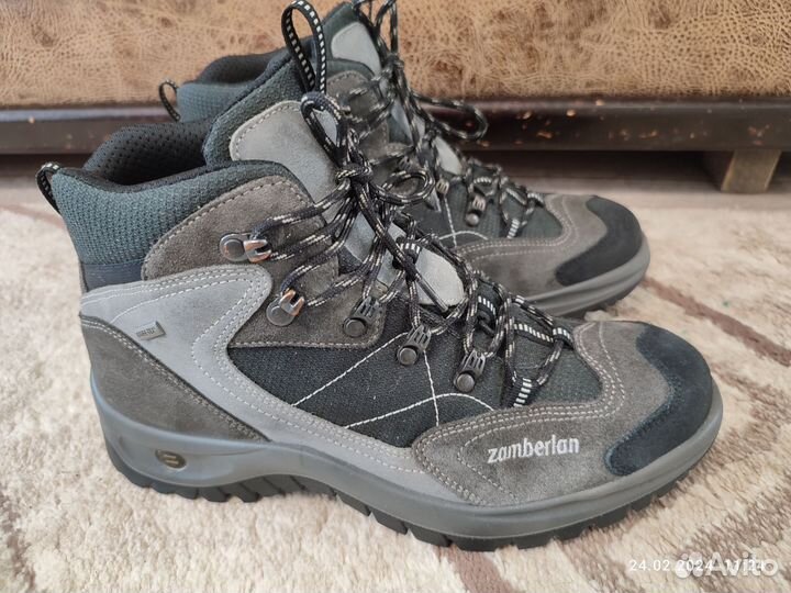 Трекинговые ботинки Zamberlan
