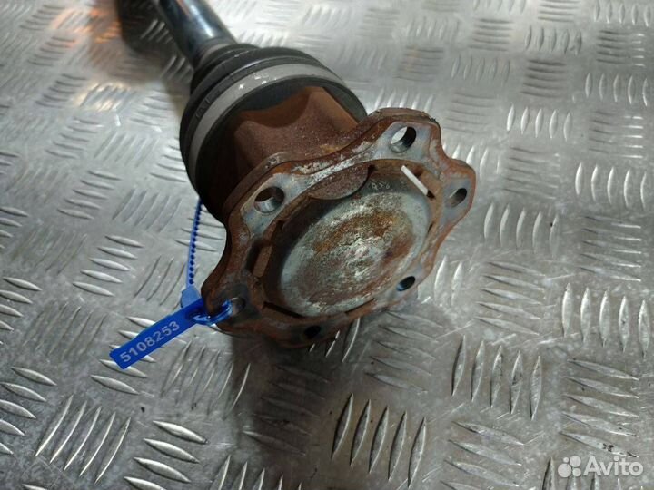 Полуось передняя Audi A5 8T 2010 8K0407271P