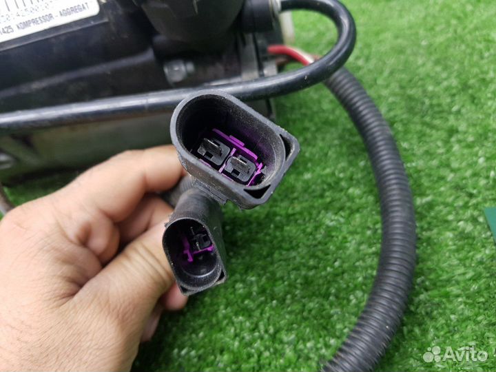 Компрессор пневмоподвески Mercedes-Benz E W211