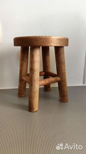 Подставка табурет из дерева