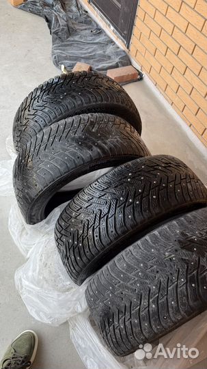 Nokian Tyres Hakkapeliitta 8 225/45 R18 и 245/40 R18 95T