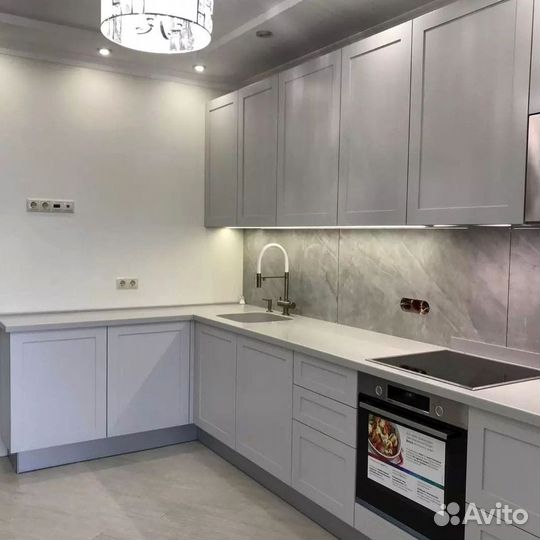 Кухни на заказ с искусственным камнем