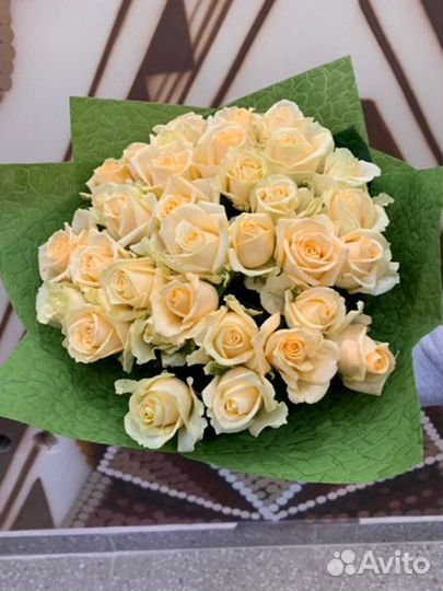 Букет 35 кремовых роз Новосибирск