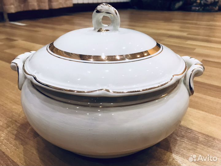 Супница фарфоровая