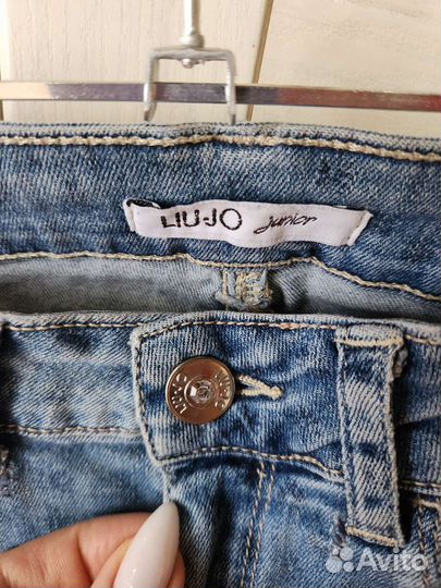 Джинсовые шорты и рубашка LiuJo
