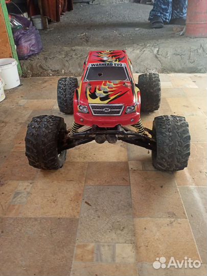 Радиоуправляемая модель машины