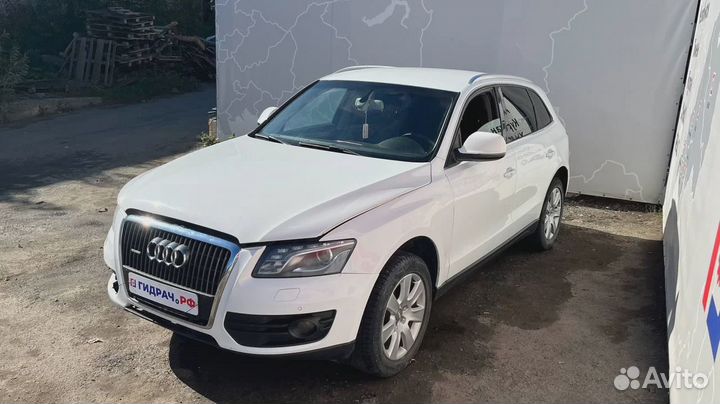 Фара правая Audi Q5 (8R) 8R0998030F