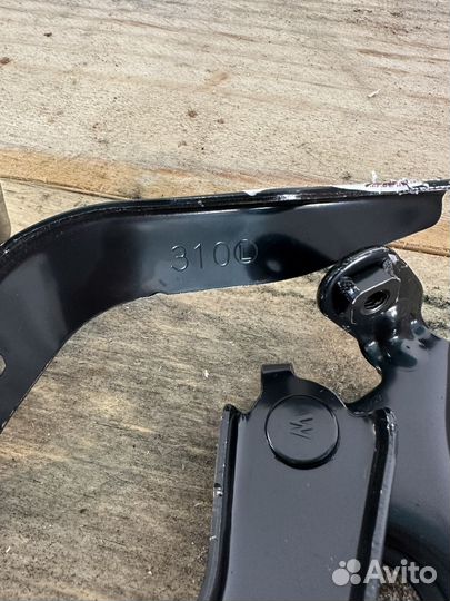 Петли капота Toyota Rav-4 50 кузов