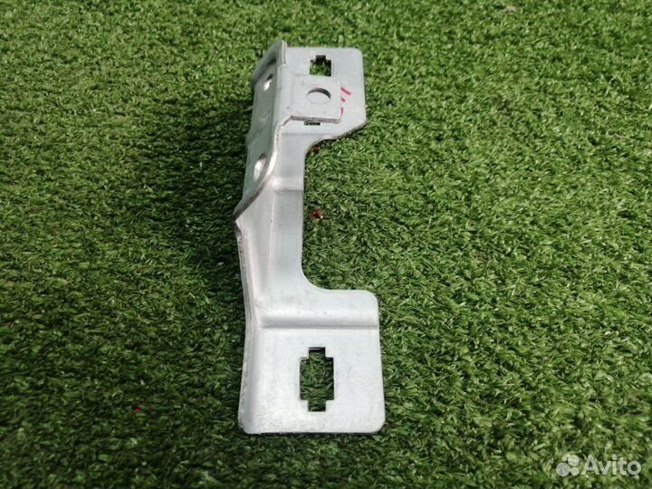 Кронштейн задний левый Mercedes Glk