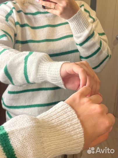 Свитер женский