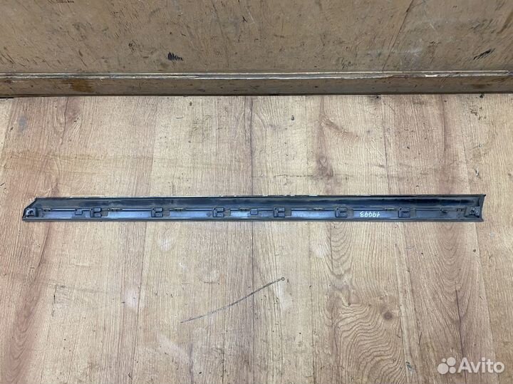 Молдинг двери передней левой Volkswagen Passat B8