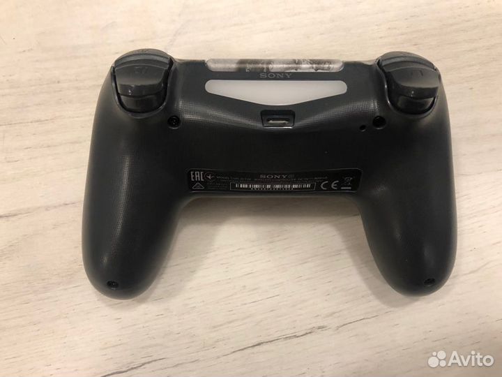 Новый Dualshock 4 God of War
