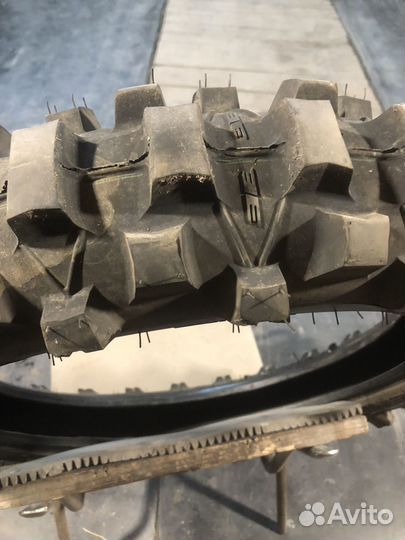 Шина кроссовая