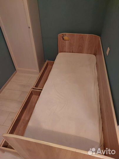 Детская кровать с матрасом и чехлом
