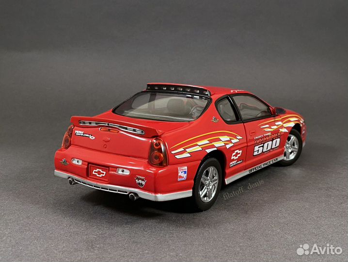 1/18 Chevrolet Monte Carlo 1999 (Sun Star)