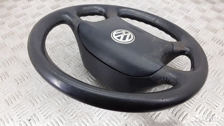 Рулевое колесо на Volkswagen Passat B5