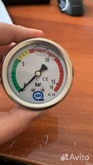 Манометр на пневмонагнетатель