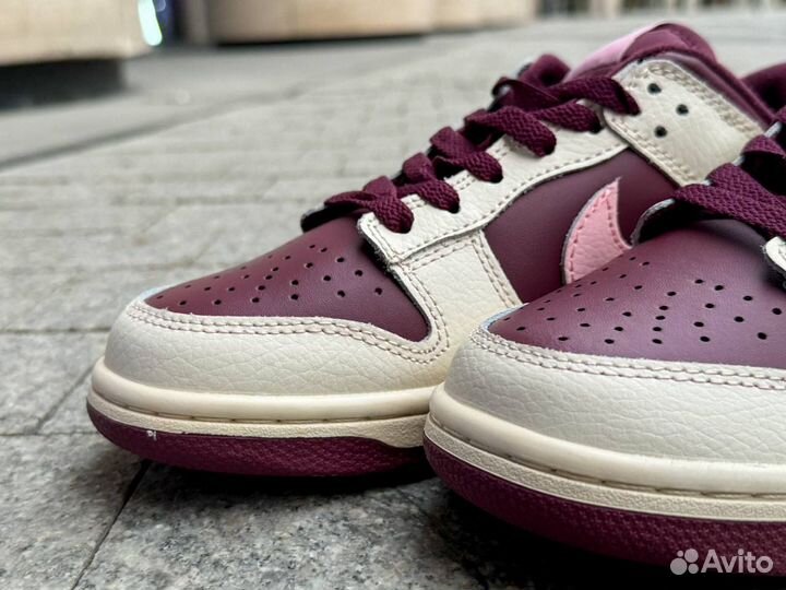 Nike Dunk Low Valentine Day