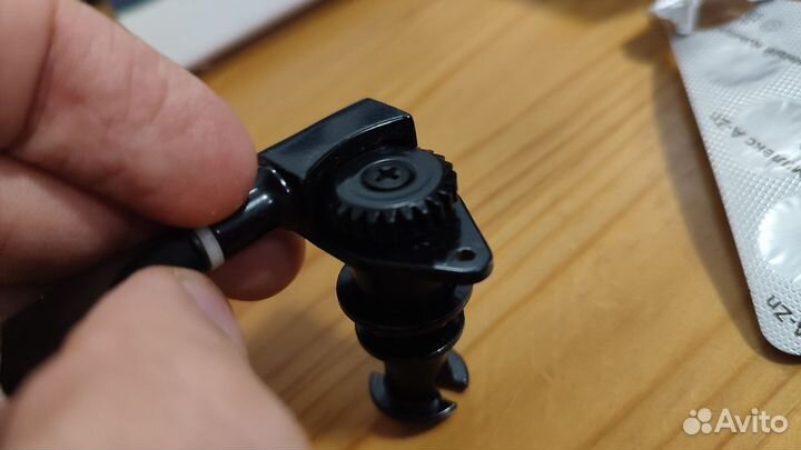 Колки для бас укулеле