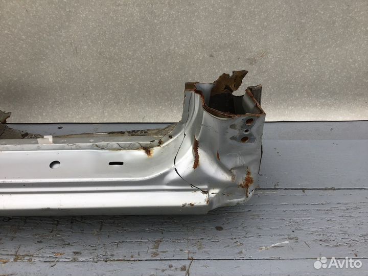 Порог со стойкой правый Toyota Corolla E12 2001-20