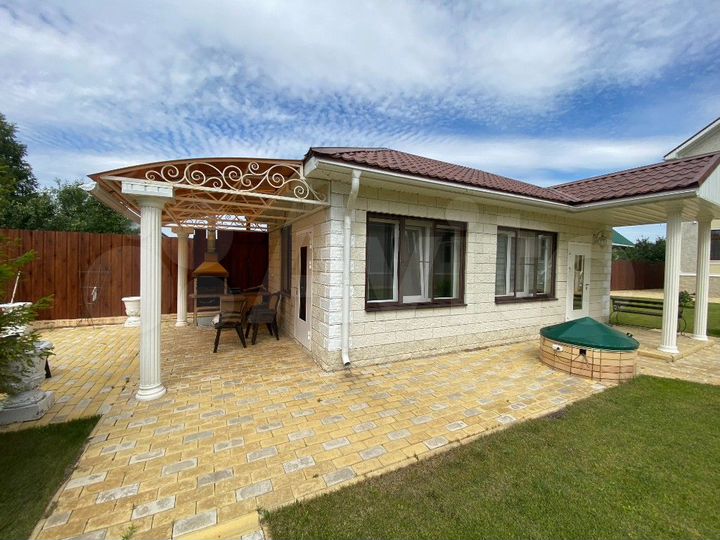 Дом 427,8 м² на участке 16,7 сот.