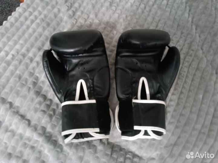 Боксерские перчатки 12 oz+лапа для единоборств