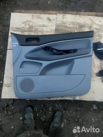 Обшивка двери передняя правая Ford C-max