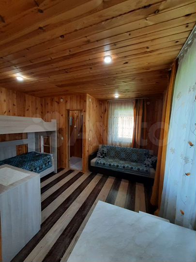 Дом 27 м² на участке 5 сот.