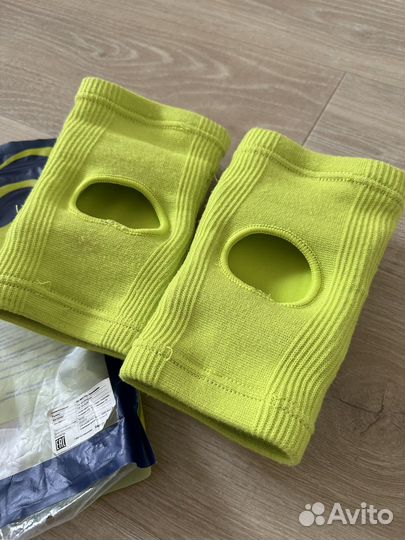 Наколенники asics размер S