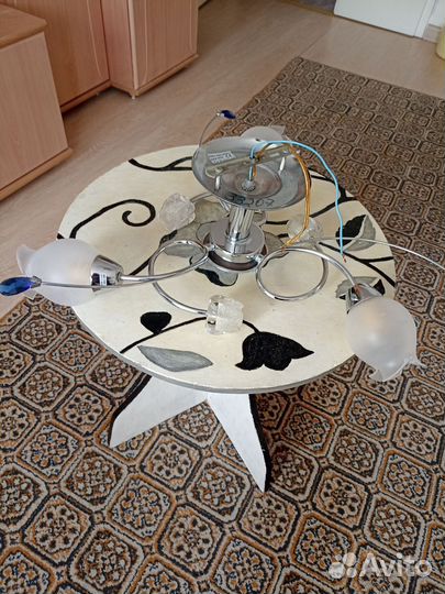 Продам люстру трёх-ламповую +3 встроенных светодио