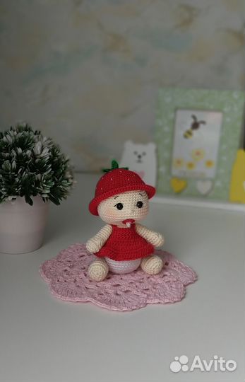 Вязаные игрушки кукла