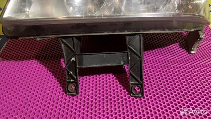 Фара левая Volkswagen Transporter