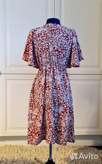 44 Летнее платье на запах Boohoo