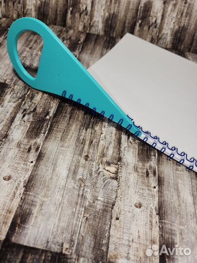 Угол для разжатия пружины для переплета