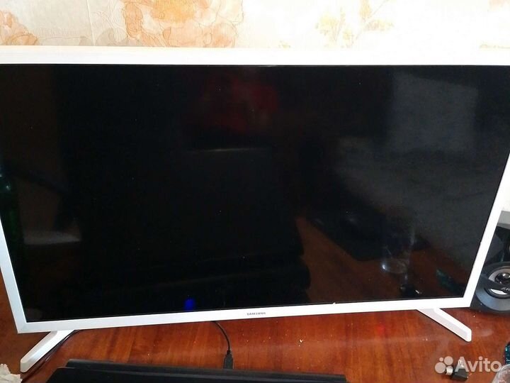 Телевизор smart tv Samsung