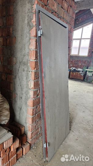 Дверь входная металлическая