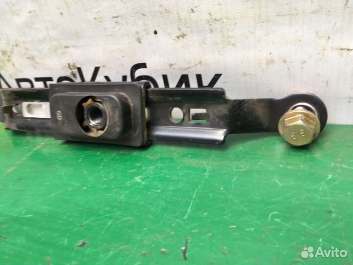 Механизм регулировки ремня безопасности передний