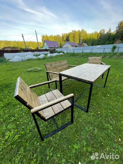 Мебель для сада из металла и дерева
