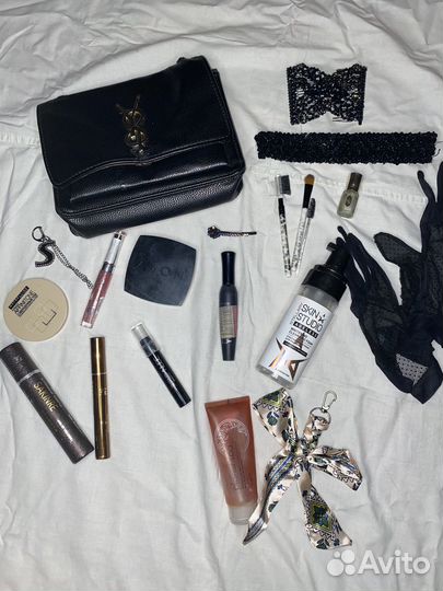 Набор косметики,сумка, бижутерия,перчатки,заколки