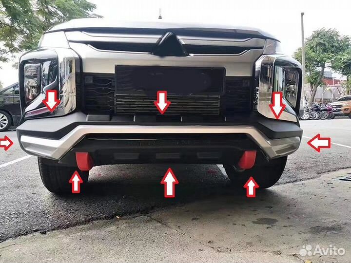 Накладка переднего бампера Mitsubishi L200 2019+