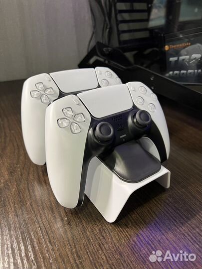 Зарядная станция для геймпадов PS5