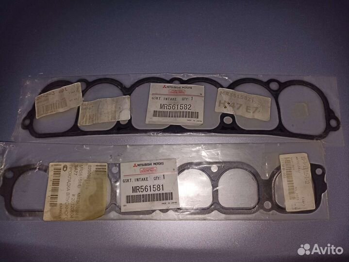 Прокладки впускного коллектора.новые.2 шт.Pajero4