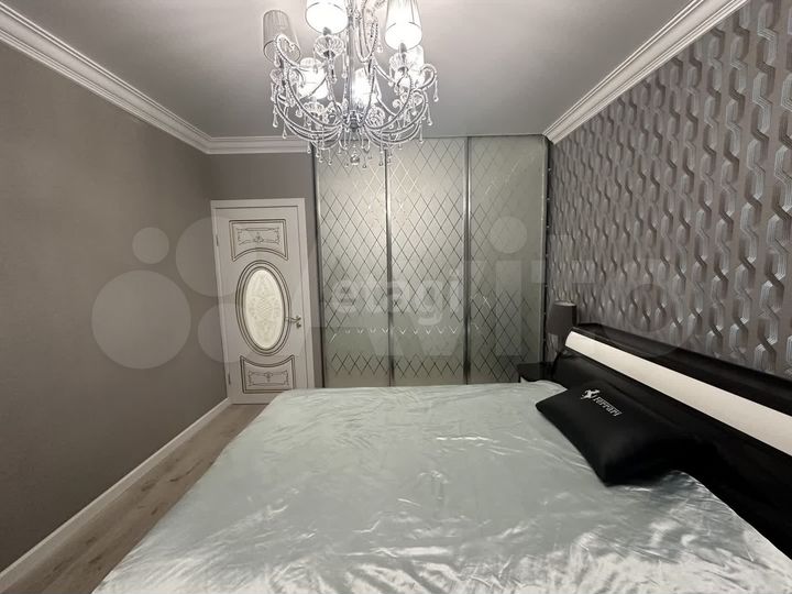 3-к. квартира, 80 м², 1/9 эт.