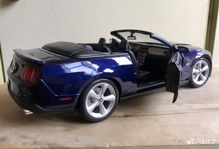 Модель автомобиля Ford Mustang GT
