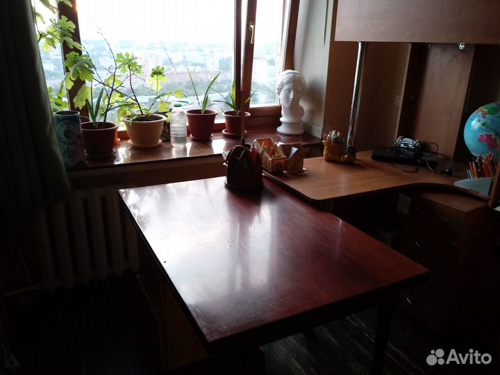 Книги для художников, кисти, Афродита