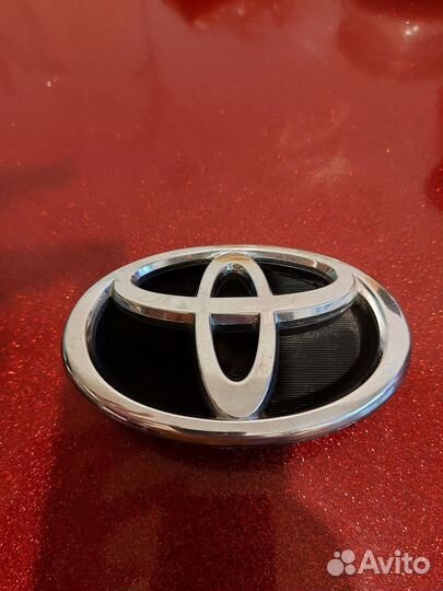 Эмблема toyota