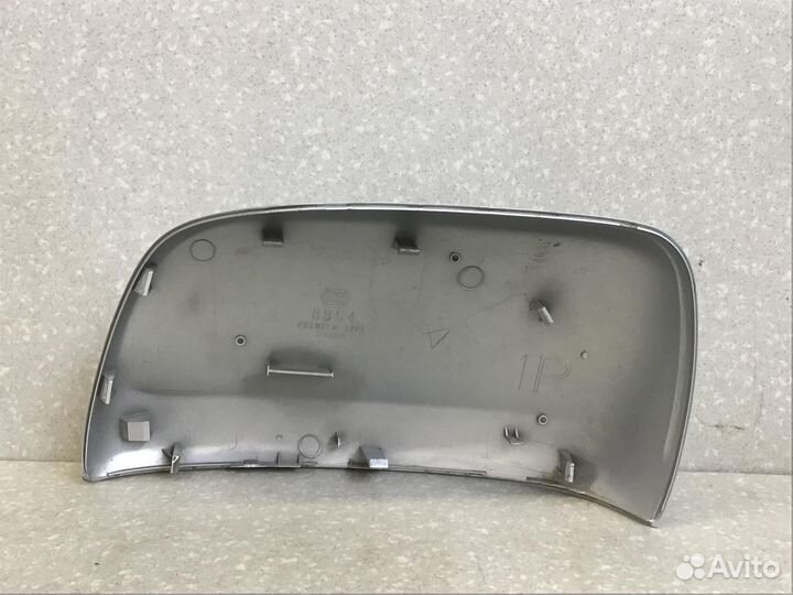 Крышка корпуса зеркала правого Toyota Land Cruiser