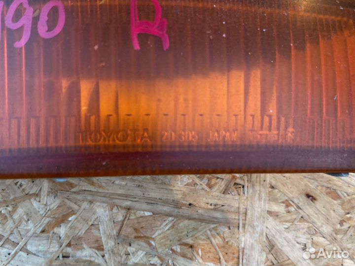 Повторитель поворота правый Toyota Corona ST190