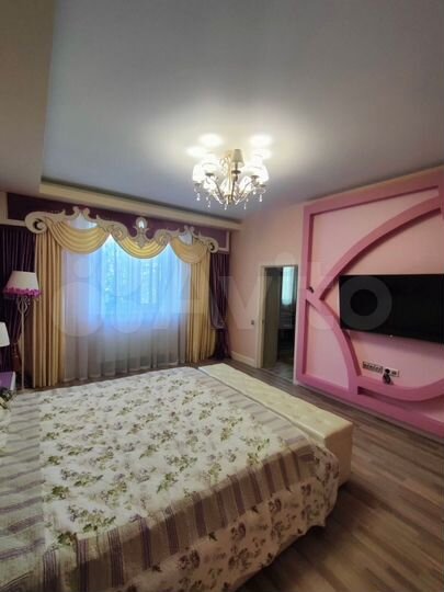 Дом 372 м² на участке 17 сот.