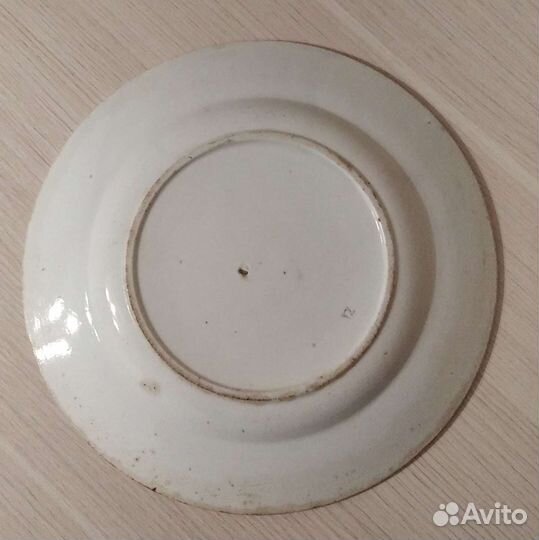 Тарелка с клеймом Кузнецов и хлебница СССР